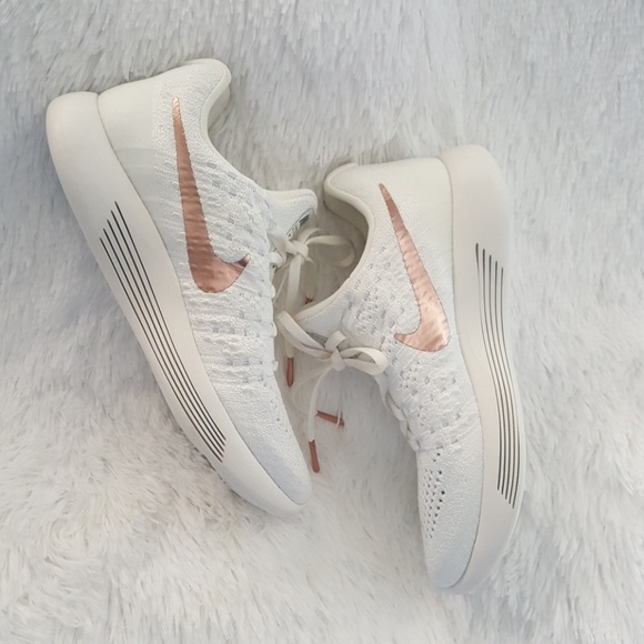 Nike Shoes - LunarEpic Low Flyknit 2 X-Plore Running Shoe